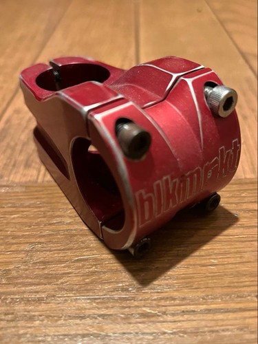 Stelo nero markt - markt, rosso